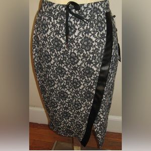 DKNY skirt Brand New No Tags🦋